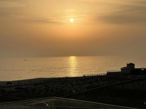 Povoa de Varzim-Sleeps4-Beachfront-Ac-Parking